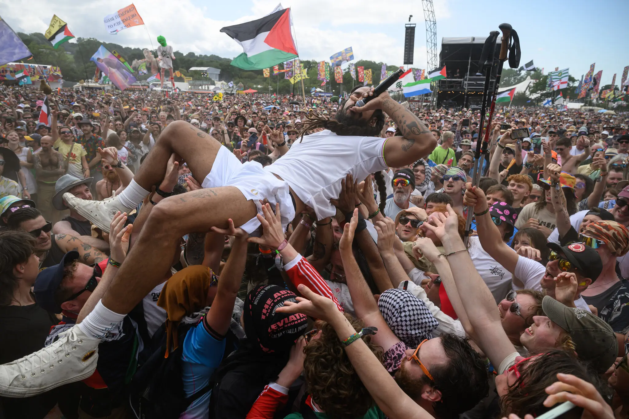 Bob Vylan lead anti semitic chants Glastonbury 2025.